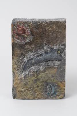 H 13" x L 9" x P 4" - calcaire de Saint-Marc ciselé, patine et encaustique